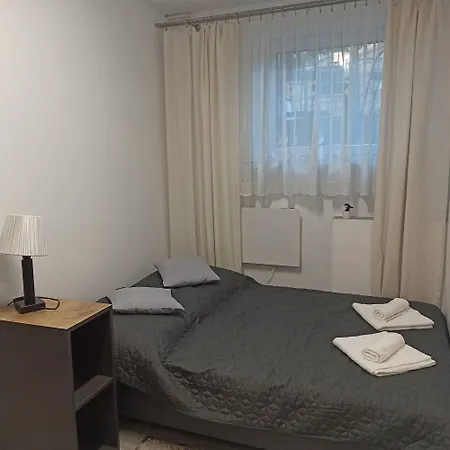 Przytulny Z Tarasem By Renters Apartment