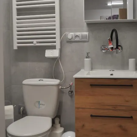 Przytulny Z Tarasem By Renters Appartamento Legionowo